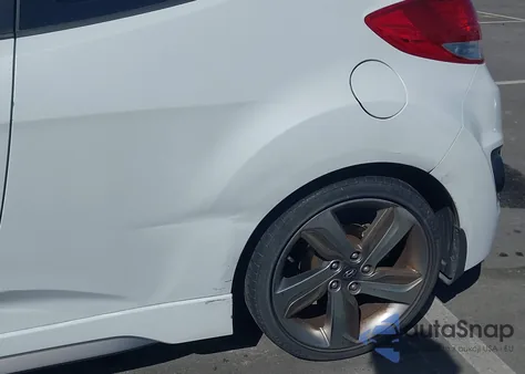 2013 Hyundai Veloster Turbo W/Black z USA, uszkodzony, nr VIN KMHTC6AE0DU172086